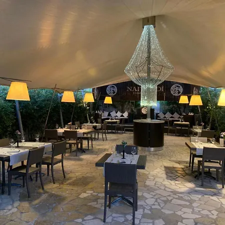 Naitendi Hotel Cutrofiano