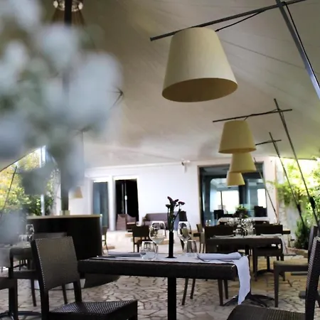 Naitendi Hotel