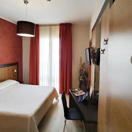 ホテル Naitendi 3*