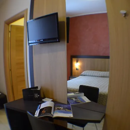 ホテル Naitendi 3*